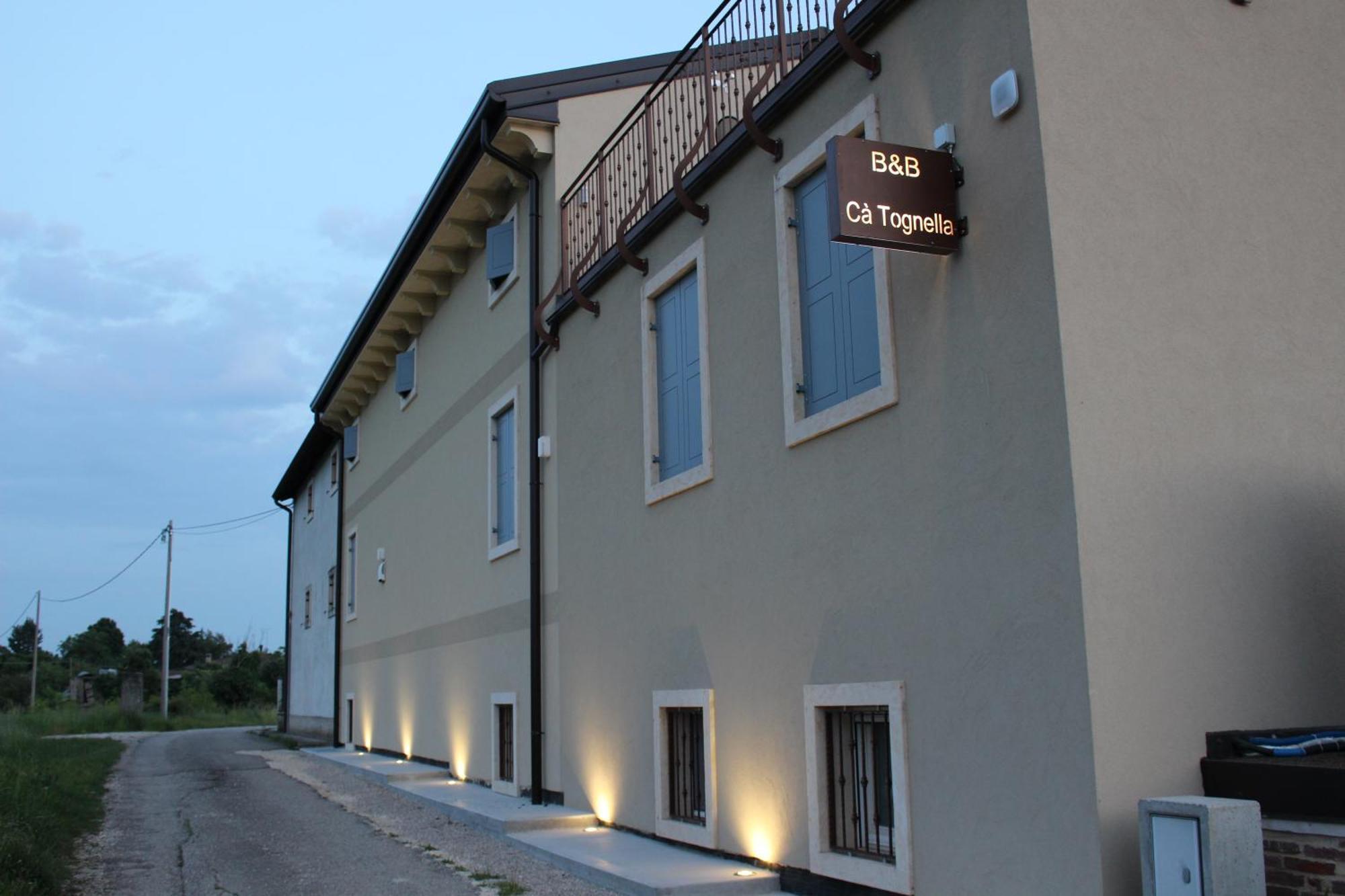 Bed And Breakfast Ca Tognella Pescantina Bagian luar foto